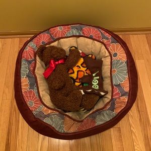 Dog Bed W/Toys